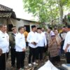 Bupati Tangerang Turun Langsung Tinjau Rumah Roboh di Kresek, Instruksikan Bangun Kembali Tanpa Ditunda