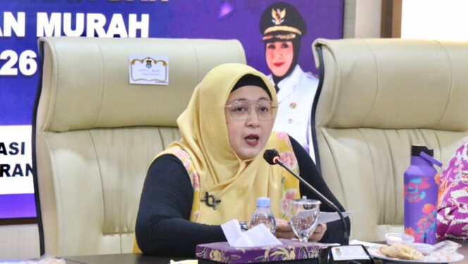 
Foto Ist: Wakil Bupati Tangerang Intan Nurul Hikmah memimpin Rapat Koordinasi Pengendalian Harga Bahan Pokok dan Gerakan Pangan Murah (GPM) Tahun 2026 di Ruang Rapat Wareng, Gedung Kantor Bupati Tangerang, Kamis (22/1/2026),