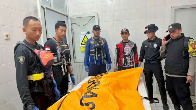 
Geger! Mayat Pria Misterius Ditemukan Telungkup di Sungai Cidadap Sukabumi, Polisi Turun Tangan