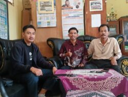 Kunjungan Kerja Wakil Pimpinan Redaksi Sorot Banten ke Ketua PGRI Kecamatan Cikeusik Bahas Kemajuan Pendidikan