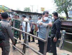 Bupati Moch. Maesyal Rasyid Turun Tangan, 62 Bangunan Liar di Bantaran Sungai Cirarab Dibongkar