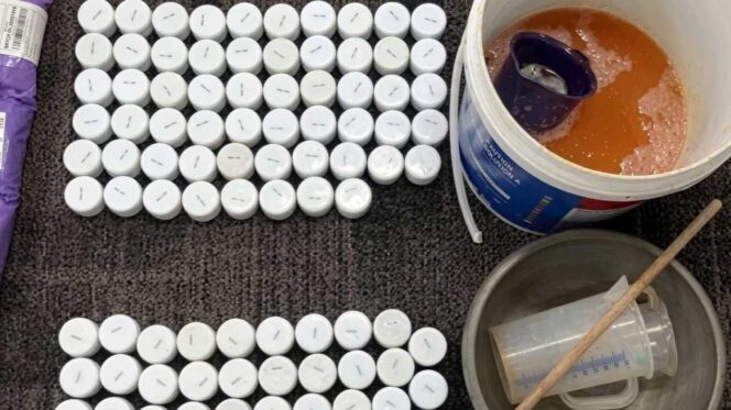 
Pabrik Kosmetik Ilegal Bermerkuri Digerebek Bareskrim, Omzet Puluhan Juta Terkuak