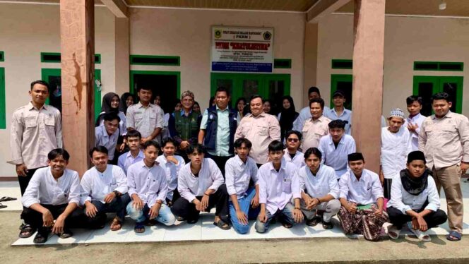 
100 WB Ikuti Ujian Kesetaraan di PKBM Khatulistiwa, Harapan Baru untuk Masa Depan Lebih Baik