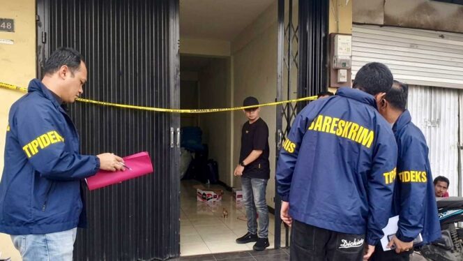 
Bareskrim Bongkar Transit HP Ilegal di Sidoarjo, Nilai Sitaan Tembus Ratusan Miliar