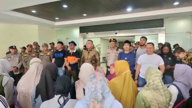 
Ketua DPRD Kabupaten Tangerang Respons Positif Aksi Demo, Tegaskan Aspirasi Warga Akan Dikawal hingga Pusat