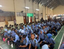 Wakasat Lantas Polresta Tangerang Pimpin Edukasi AI untuk 150 Pelajar SMKN 1
